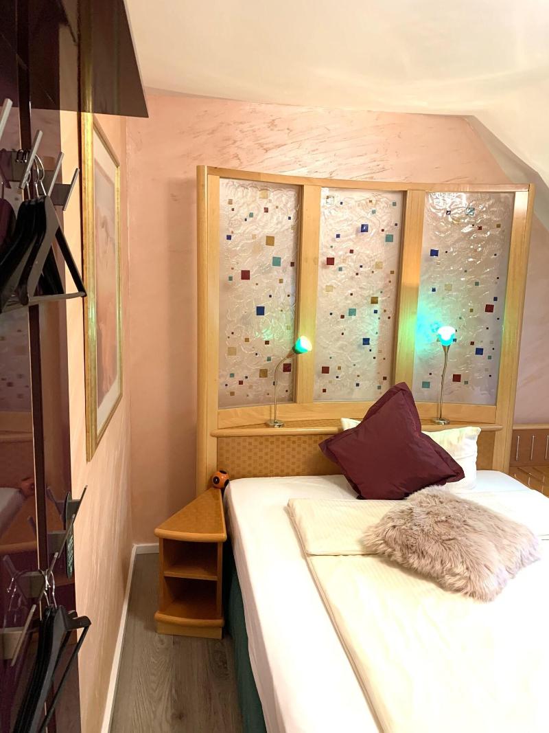 Boutique Hotel Goldene Henne - Oda