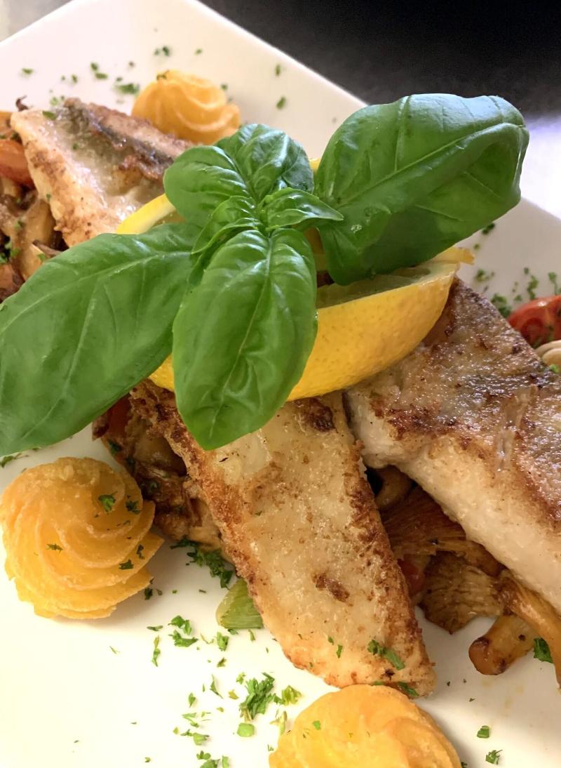 Boutique Hotel Goldene Henne - Restoran