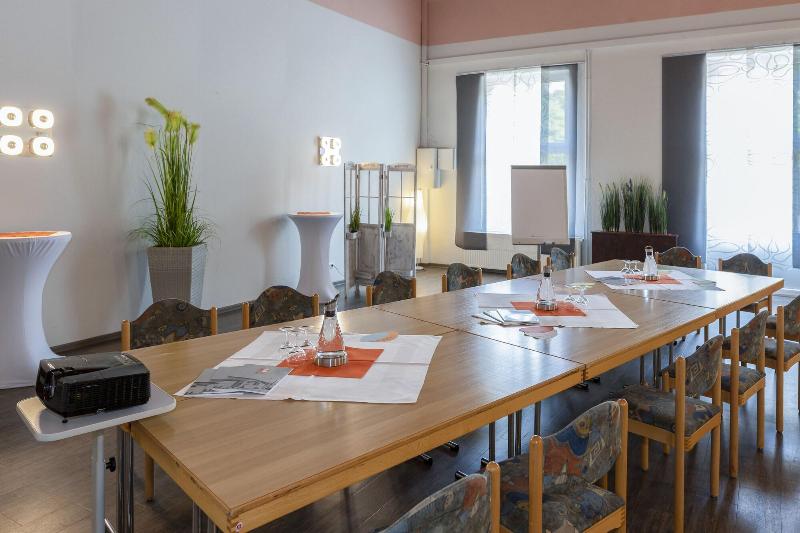 Restaurant & Landhotel Zum Niestetal - Toplantı
