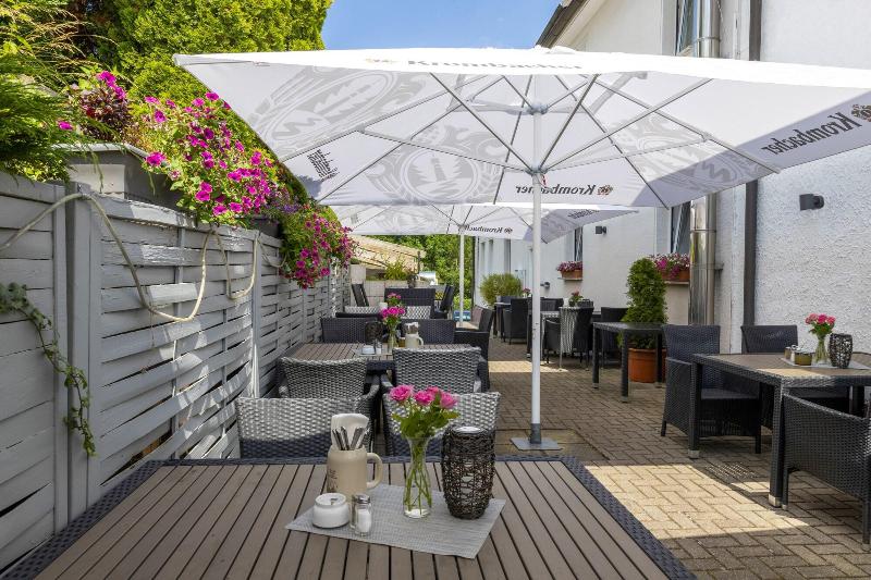 Restaurant & Landhotel Zum Niestetal - Teras