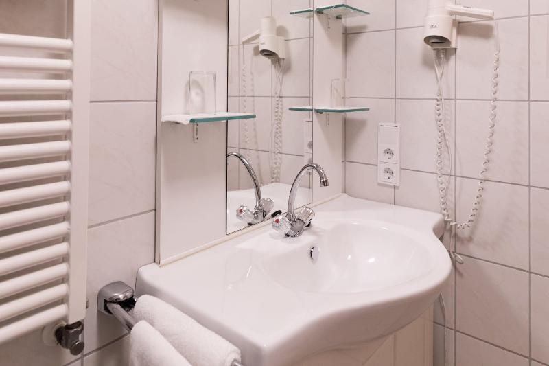 Hotel Garni Cafe Im Hamm - Oda