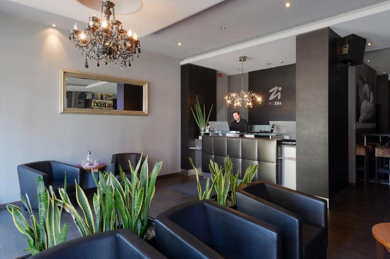 Zi Hotel & Lounge - Lobi