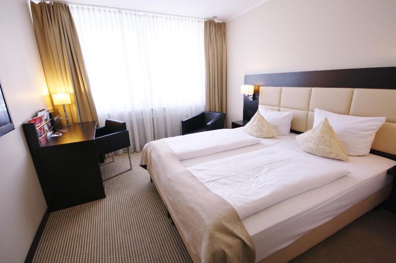 Zi Hotel & Lounge - Oda