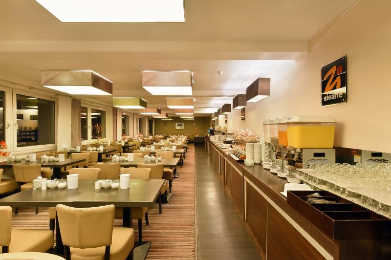 Zi Hotel & Lounge - Restoran