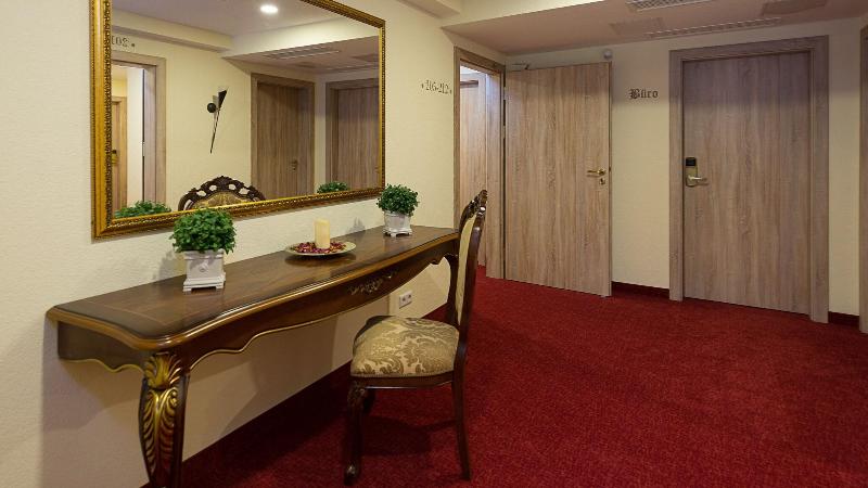 Hotel Rebstock - Lobi