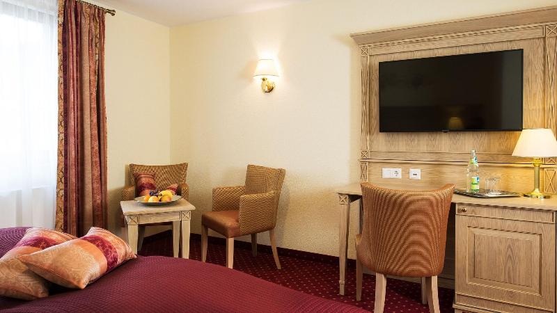 Hotel Rebstock - Oda