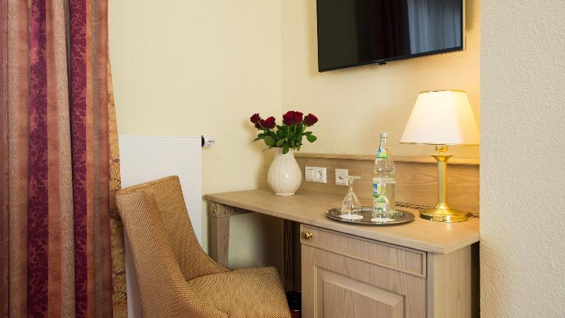 Hotel Rebstock - Oda