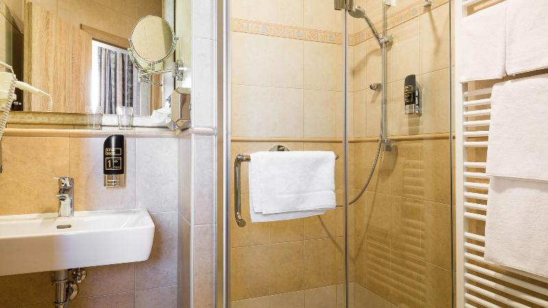 Hotel Rebstock - Oda