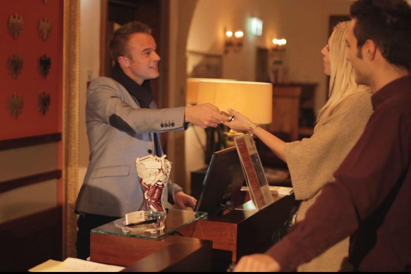 Hotel Gasthof Goldener Adler - Lobi