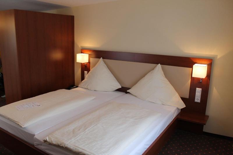 Hotel Gasthof Goldener Adler - Oda