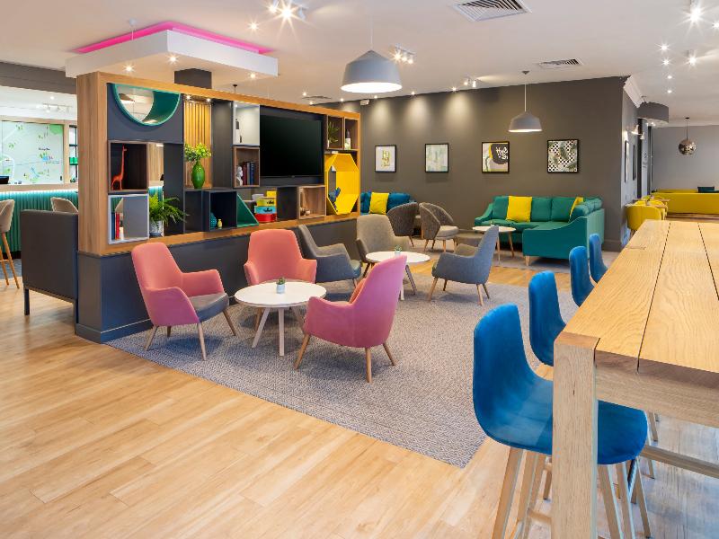 Holiday Inn Aylesbury - Lobi
