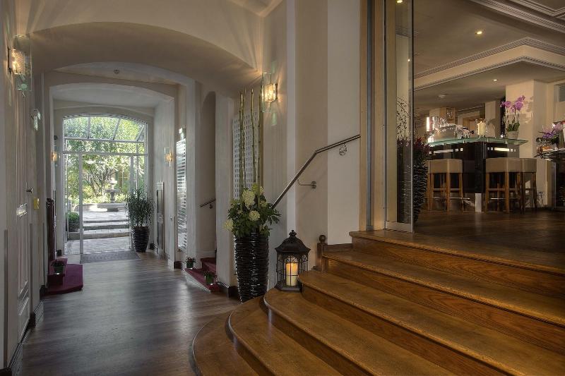 Apartments & Hotel Maximilian Munich - Lobi