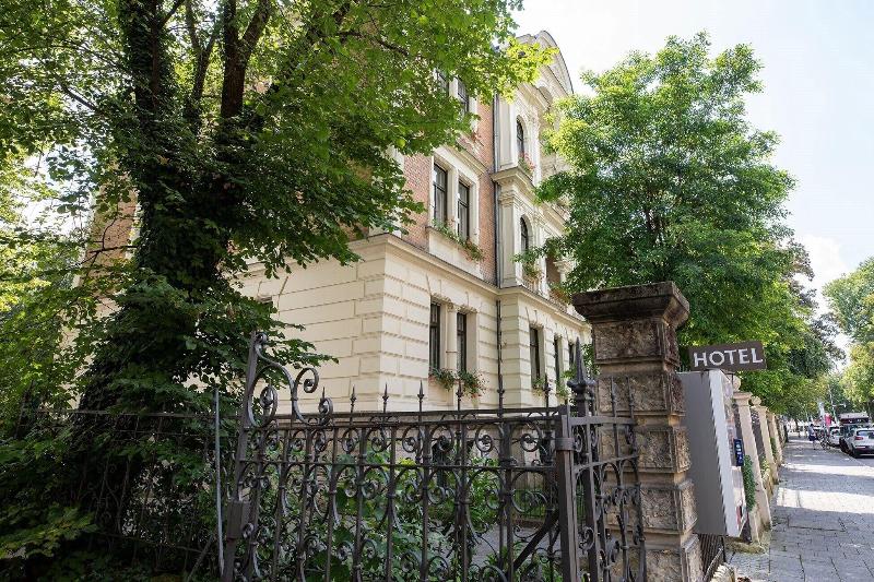 Hotel Uhland - Genel