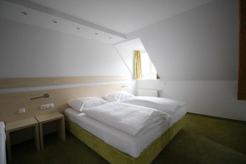 Hotel Uhland - Oda