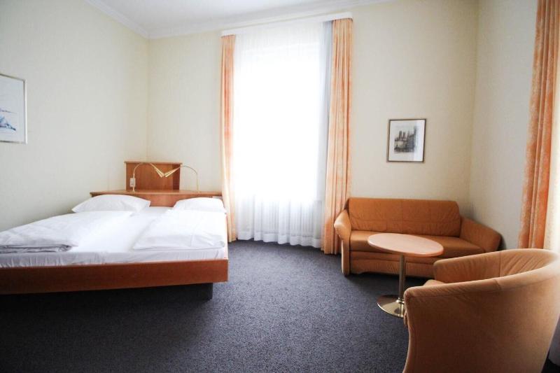 Hotel Uhland - Oda