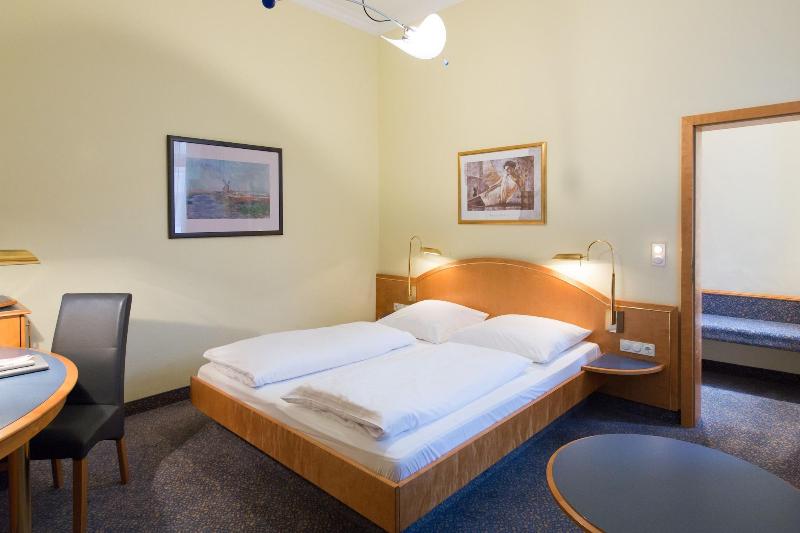 Hotel Uhland - Oda