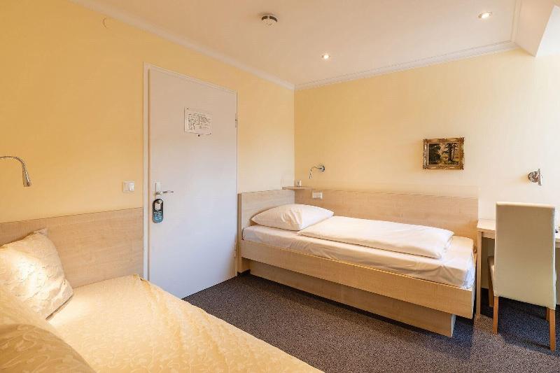 Hotel Uhland - Oda