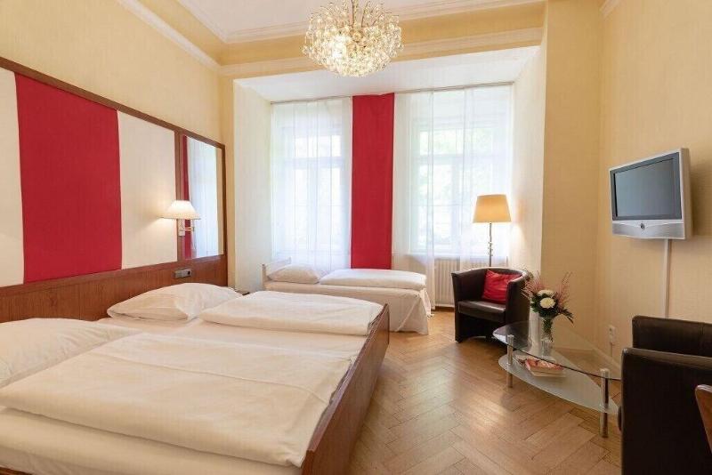 Hotel Uhland - Oda