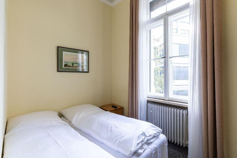 Hotel Uhland - Oda