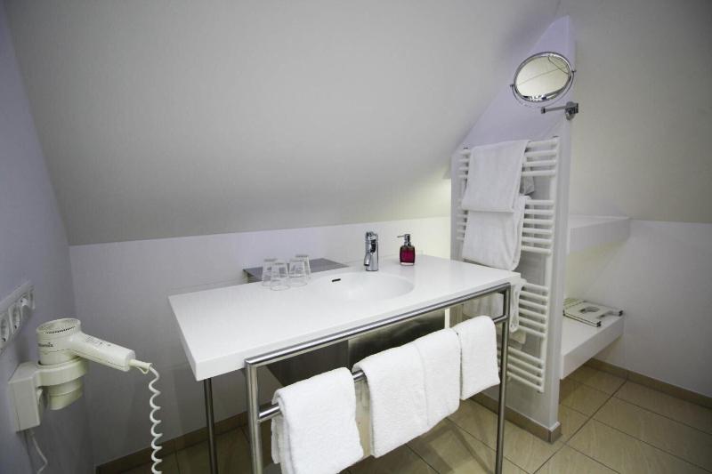 Hotel Uhland - Oda