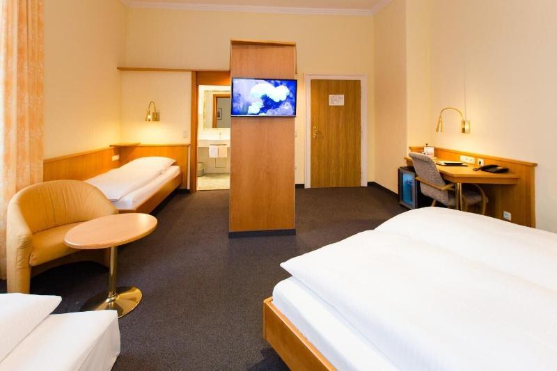 Hotel Uhland - Oda