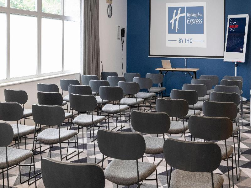 Holiday Inn Express Burton-Upon-Trent - Toplantı