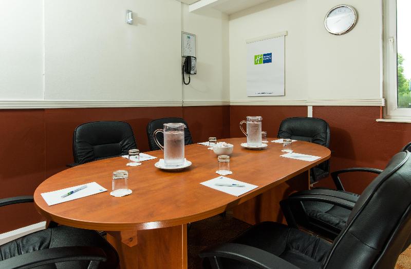 Holiday Inn Express Burton-Upon-Trent - Toplantı