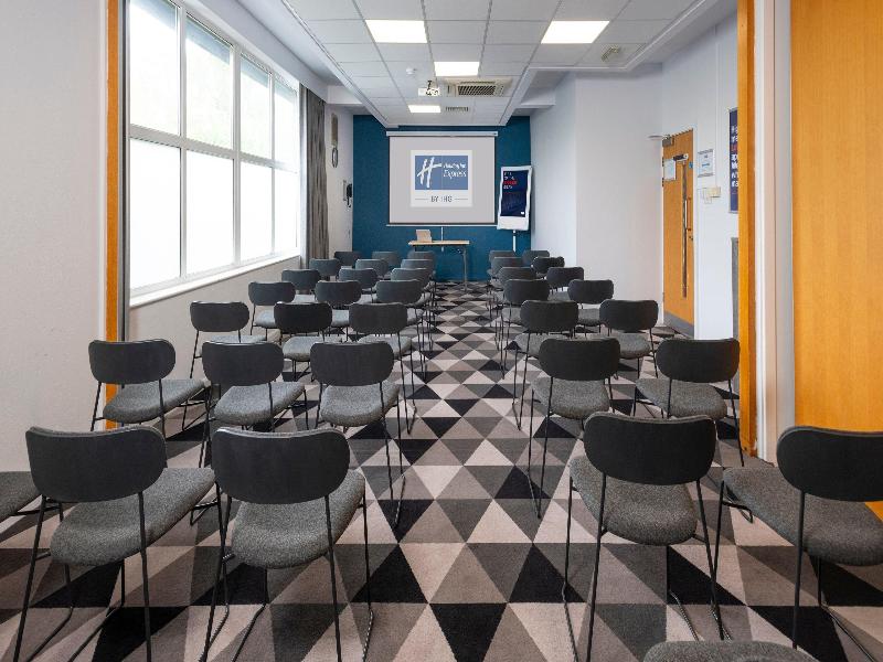Holiday Inn Express Burton-Upon-Trent - Toplantı