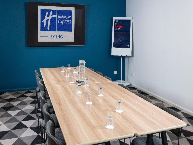 Holiday Inn Express Burton-Upon-Trent - Toplantı