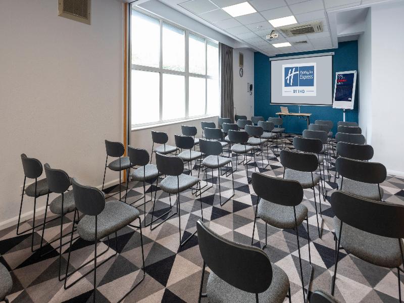 Holiday Inn Express Burton-Upon-Trent - Toplantı