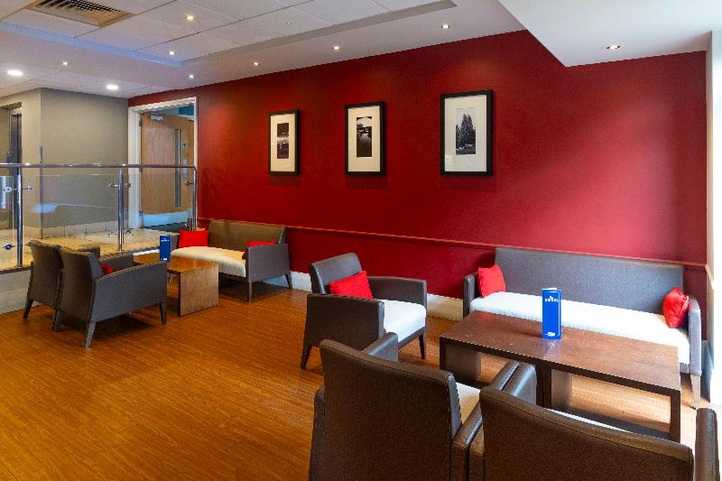 Holiday Inn Express Droitwich - Lobi