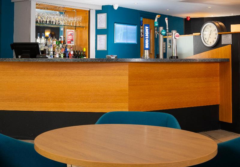 Holiday Inn Express Gloucester South - Bar