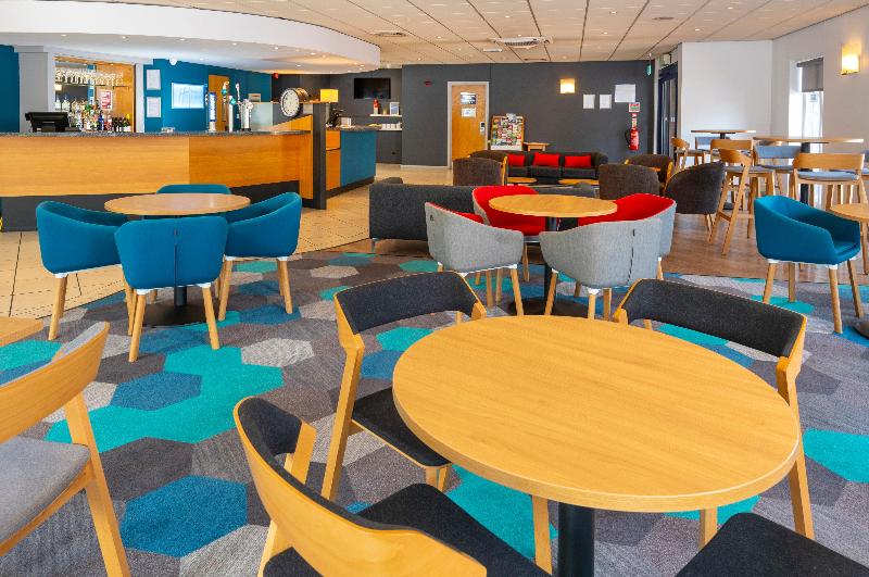 Holiday Inn Express Gloucester South - Bar