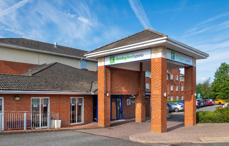 Holiday Inn Express Gloucester South - Genel