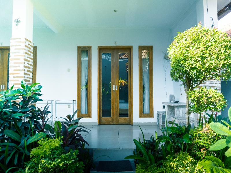 The Wina Guesthouse 2 by ZUZU - Genel
