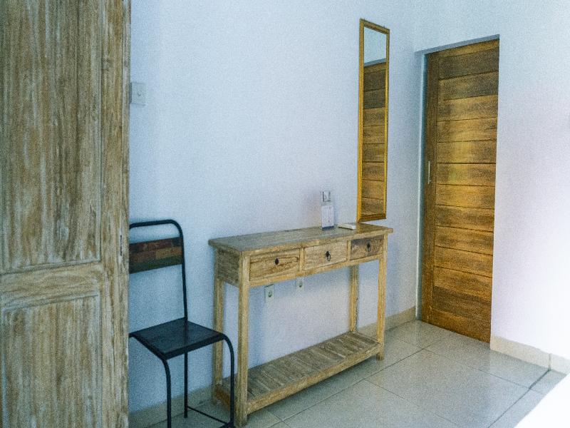 The Wina Guesthouse 2 by ZUZU - Oda