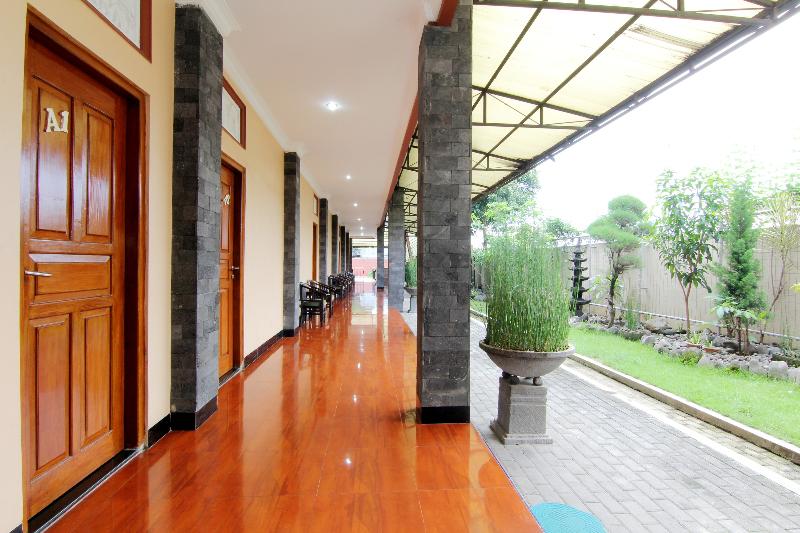Hotel Tiger Yogyakarta by ZUZU - Genel