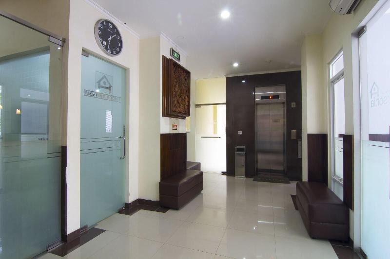 House Of Arsonia Orchid - Lobi