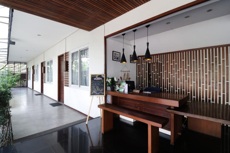 Pejaten Valley Residence by ZUZU - Lobi