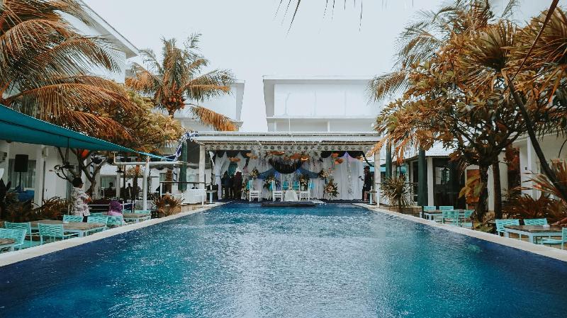 Ocean View Residence - Hotel Jepara - Havuz