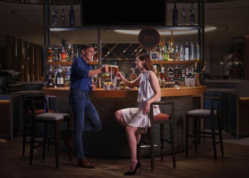 Four Points by Sheraton Surabaya, Pakuwon Indah - Bar