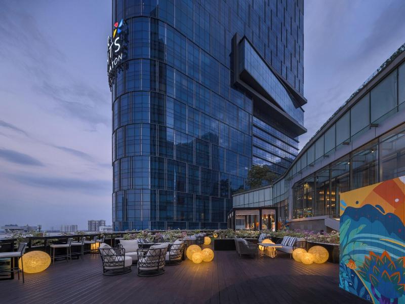 Four Points by Sheraton Surabaya, Pakuwon Indah - Bar