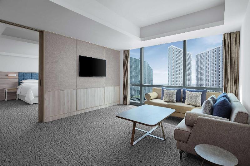 Four Points by Sheraton Surabaya, Pakuwon Indah - Oda