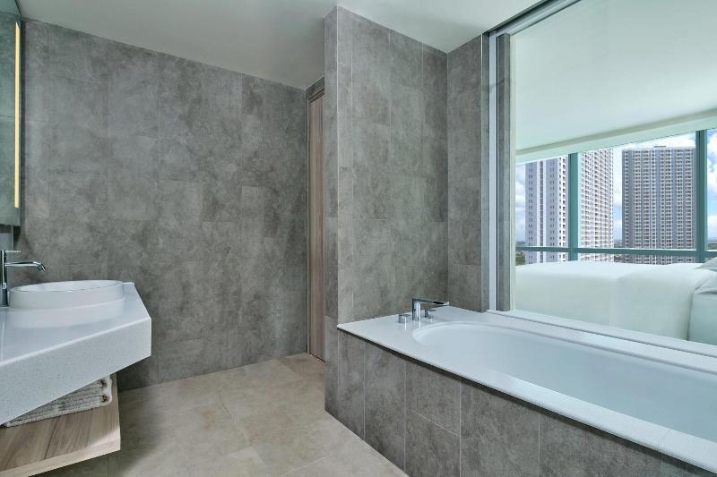 Four Points by Sheraton Surabaya, Pakuwon Indah - Oda