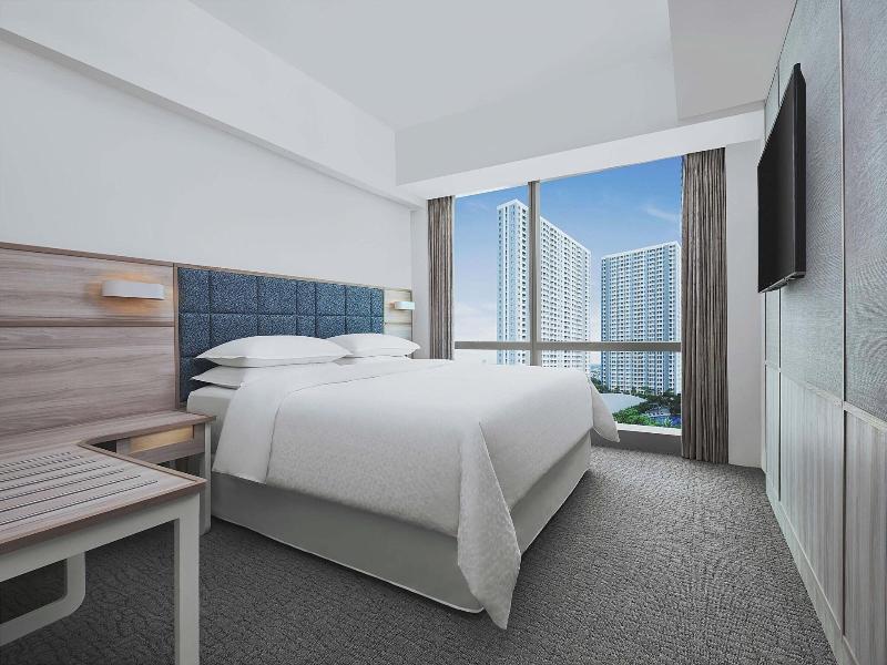 Four Points by Sheraton Surabaya, Pakuwon Indah - Oda