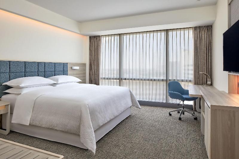 Four Points by Sheraton Surabaya, Pakuwon Indah - Oda
