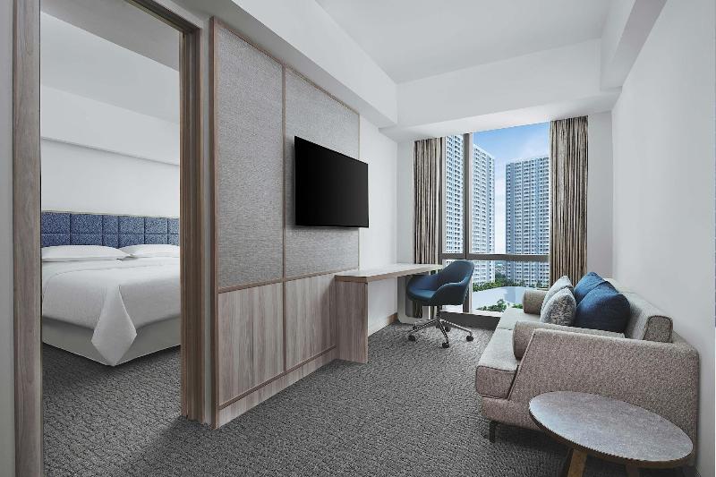Four Points by Sheraton Surabaya, Pakuwon Indah - Oda