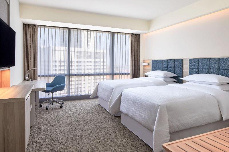 Four Points by Sheraton Surabaya, Pakuwon Indah - Oda