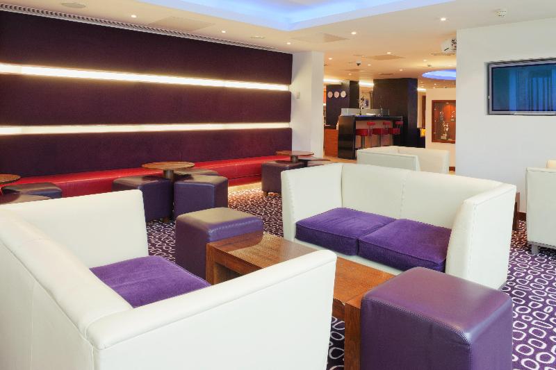 Holiday Inn Express London Swiss Cottage - Bar