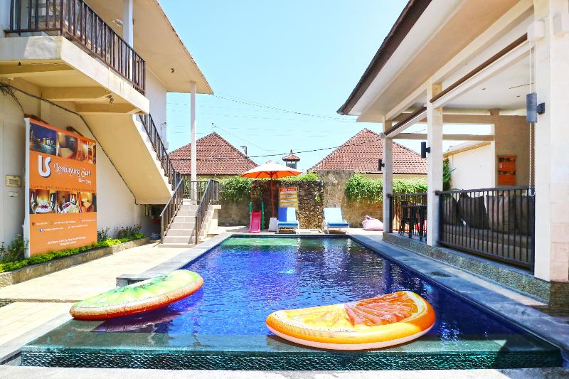 Lembayung Sari Homestay by ZUZU - Havuz